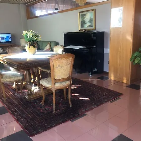 Casa Dell'ospite Готель Брешія