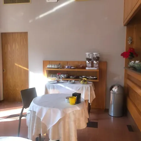 Hotel Casa Dell'ospite Brescia